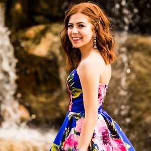 Meet your Posher, Caitlin